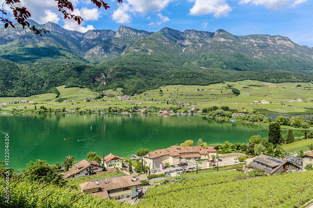 Obraz premium Blick auf den Kalterer See