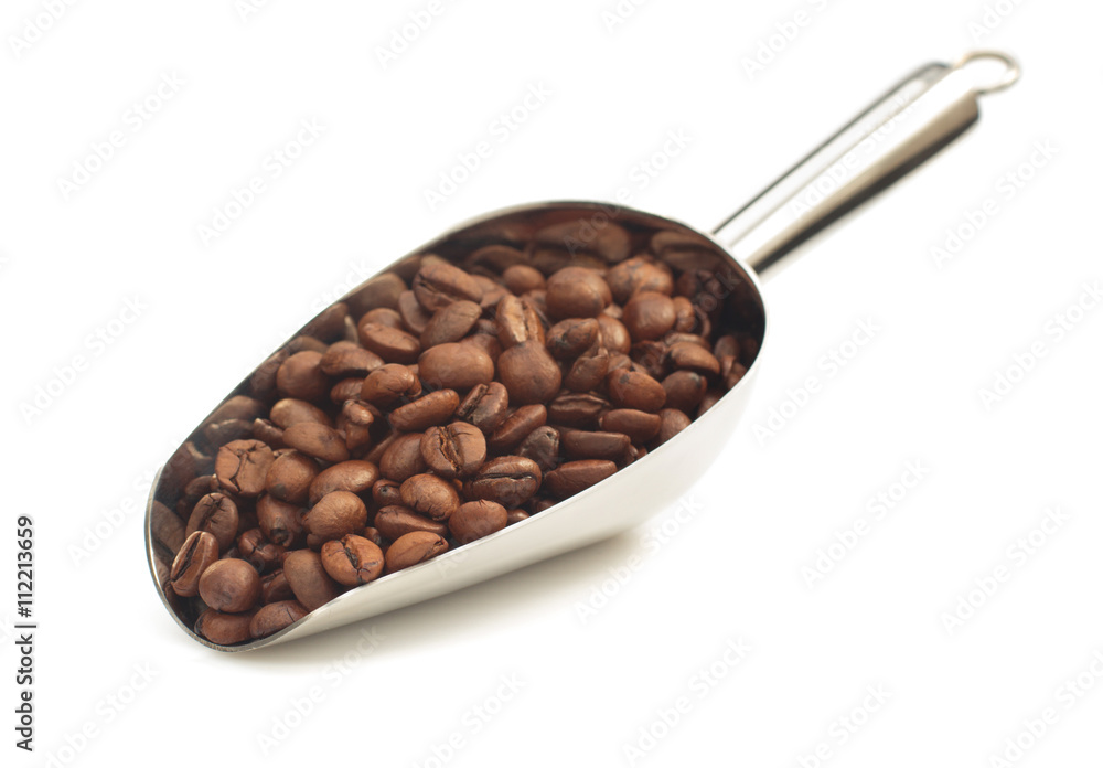 Fototapeta premium coffee beans isolated on white