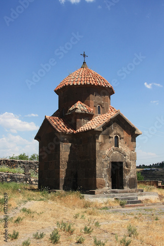  Karmrawor-Kirche, Muttergotteskapelle aus der zweiten Hälfte des 7. Jahrhunderts. Armenien. photo