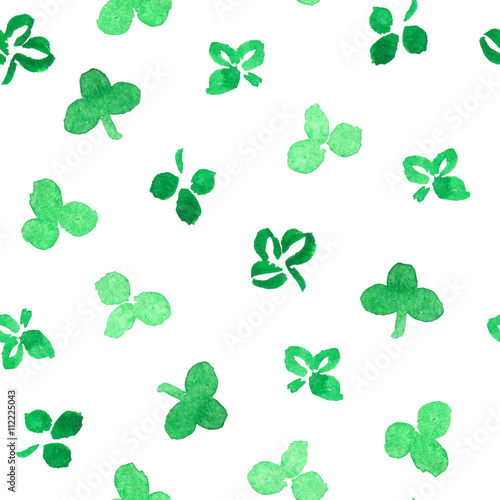 Seamless pattern with clover leaves in watercolors