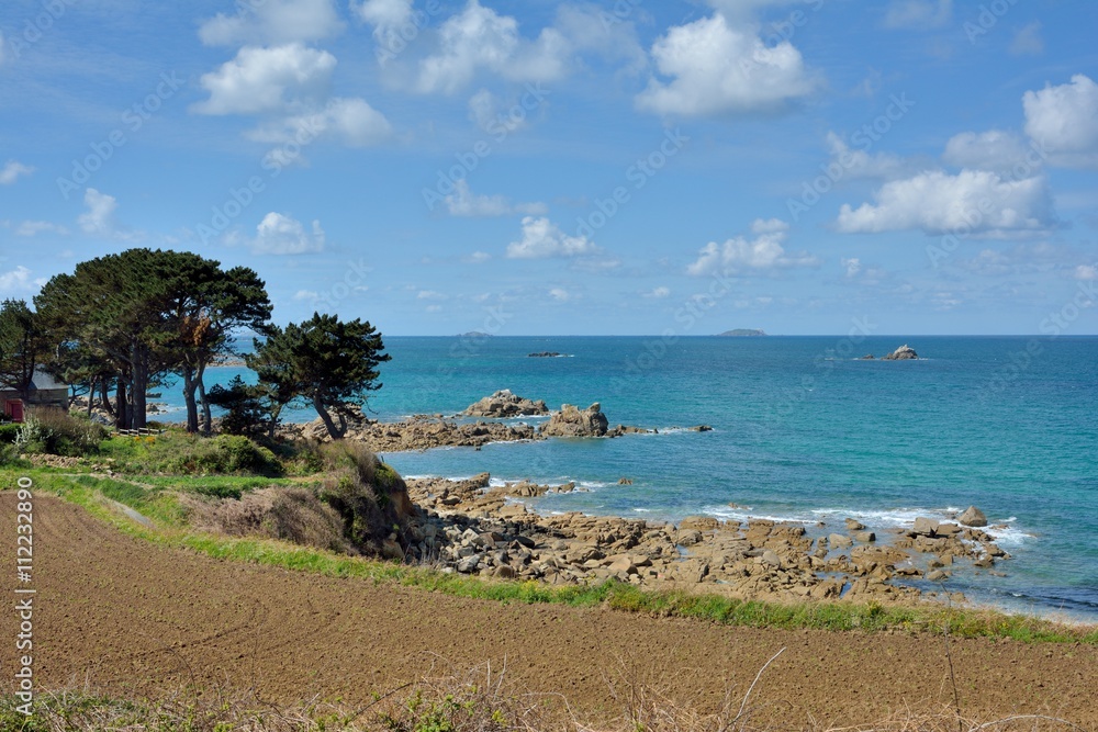 Joli paysage de bord de mer près de Port Le Goff à Trévou-Tréguignec en Bretagne