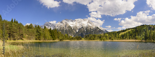 Fototapeta Naklejka Na Ścianę i Meble -  Panorama Landschaft in Bayern im Karwendel