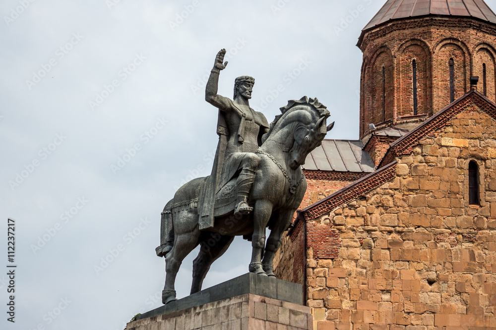 Obraz premium The statue of King Vakhtang Gorgasali in Tbilisi