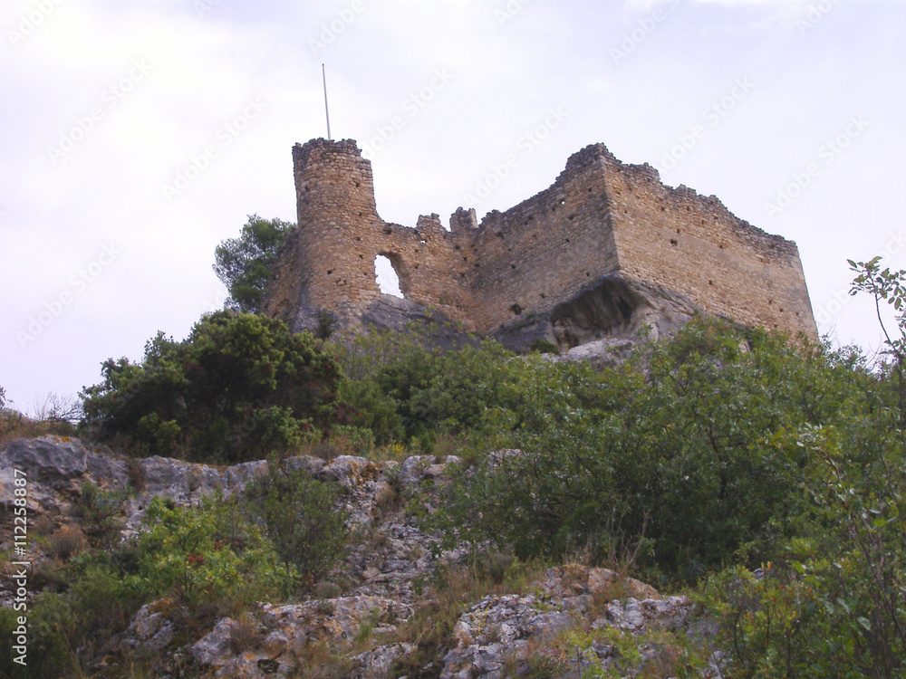 Castle ruins, Fontaine-de-Vaucluse, France
