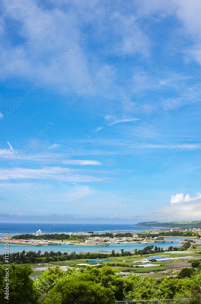 沖縄　南城市の奥武島と青い海