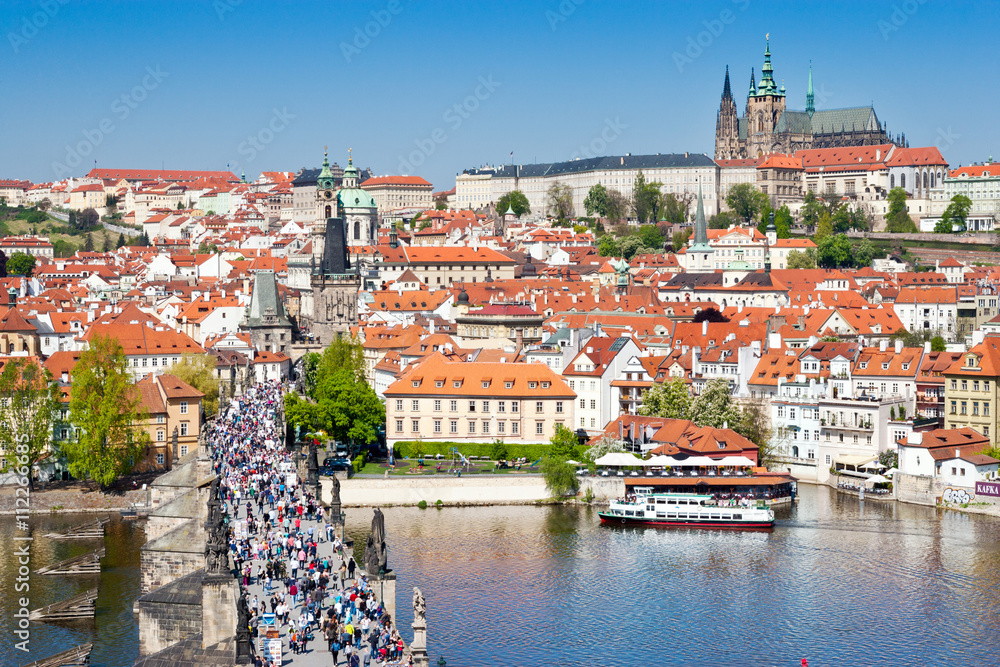 Fototapeta premium Charles bridge, Moldau river, Prague castle, Lesser Town, Prague (UNESCO), Czech republic 