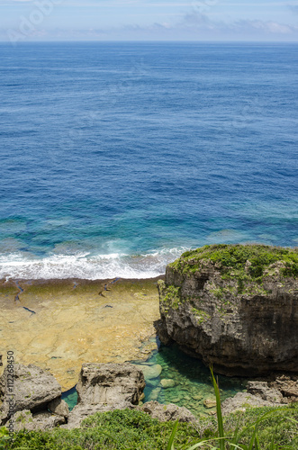 沖縄　糸満市の青い海の眺め photo