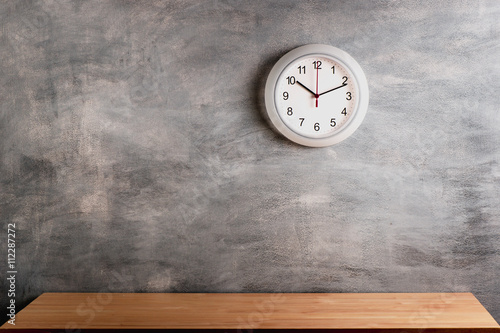 Wallpaper Mural clock on the wall Torontodigital.ca