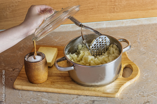 cooking mashed potato