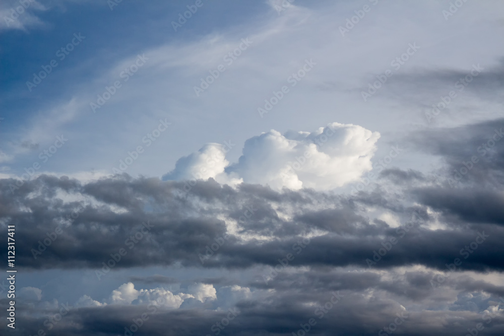 Obraz premium Cloudy in the blue sky