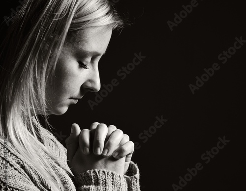 Obraz na płótnie Praying woman. w salonie