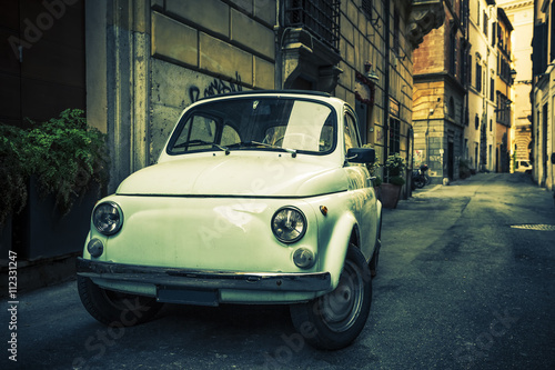 old car, Rome. © Frédéric Prochasson