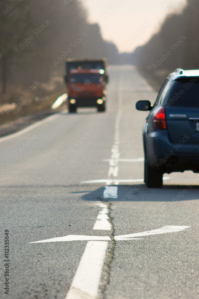 Vehicles on Narrow Road