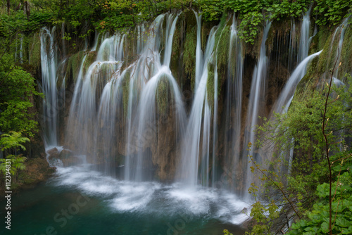 Fototapeta Naklejka Na Ścianę i Meble -  massive waterfall in Plitvice Lakes