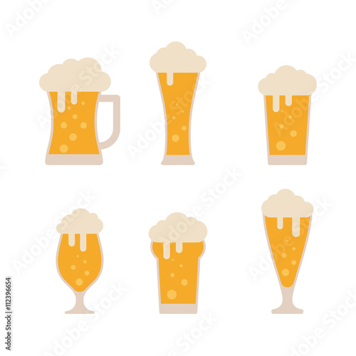 Glasses with beer isolated on white background. Beer vector set. Beer flat icons. Light beer. Lager beer. Colorful beer icon. Beer logo. Foamy beer. Beer icon in vintage style. Alcohol beer