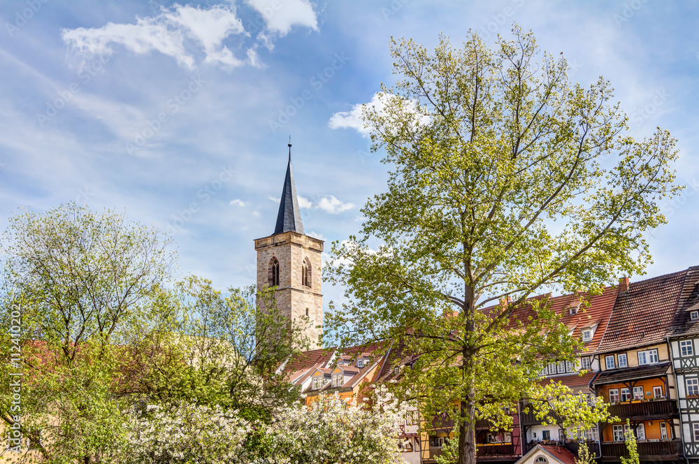 Ägidienkirche und Fachwerkhäuser der Krämerbrücke in Erfurt Ägidienkirche und Fachwerkhäuser der Krämerbrücke in Erfurt