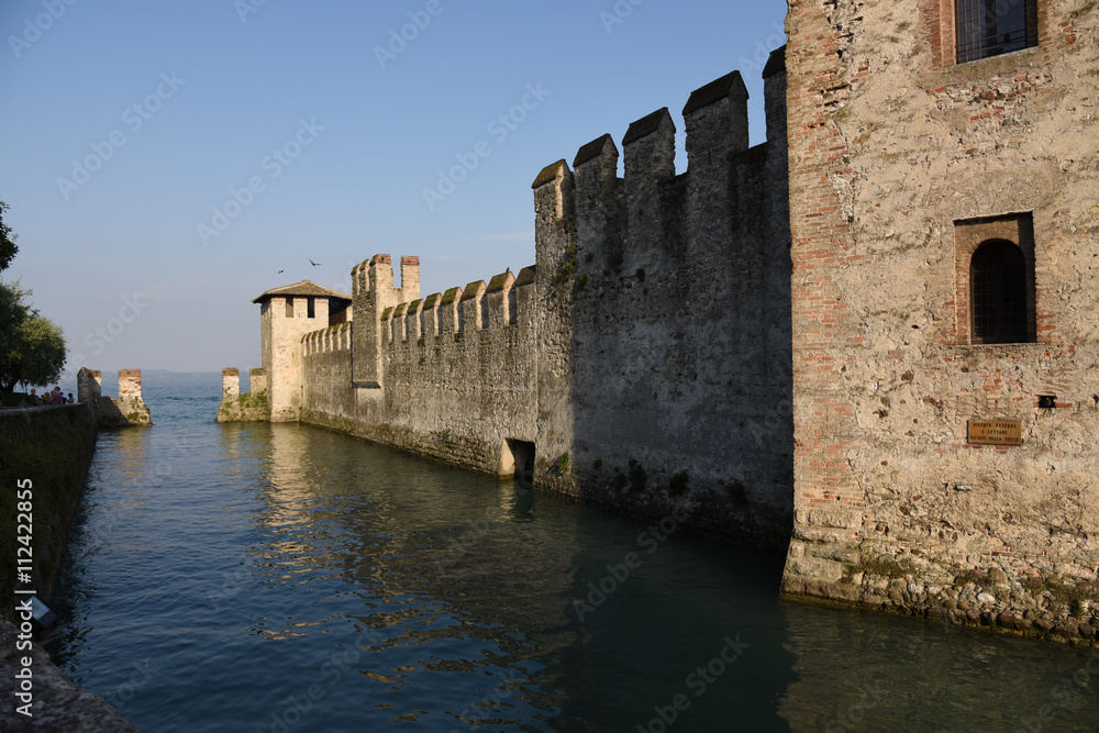 castello Sirmione lago fortezza lago di Garda 