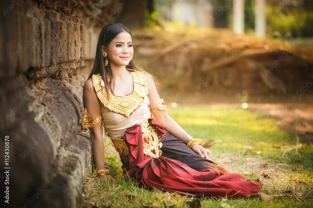 Fototapeta premium Beautiful Girl in Apsara