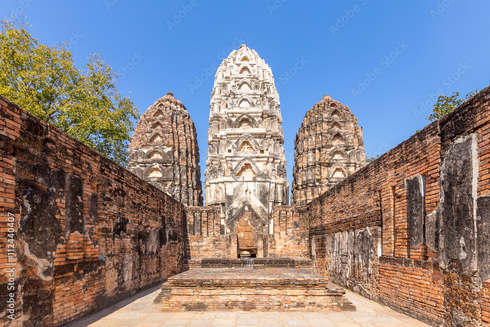 Main chapel in Wat Si Sawai , Shukhothai Historical Park, Thaila