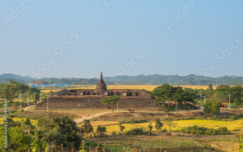 Koe Thaung pagoda at Mrauk U
