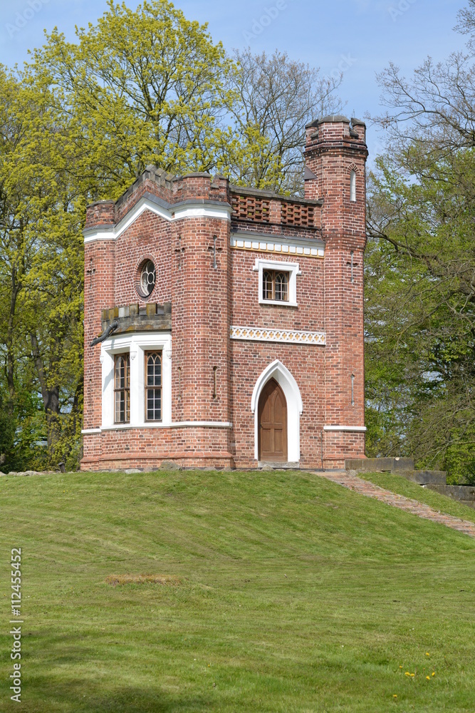 Fototapeta premium Das Schlangenhaus im Park Luisium, Dessau-Rosslau