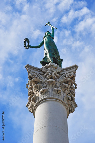 Tableau sur toile San Francisco: la statua della Dea della Vittoria in cima al Dewey Monument il 2 giugno 2010