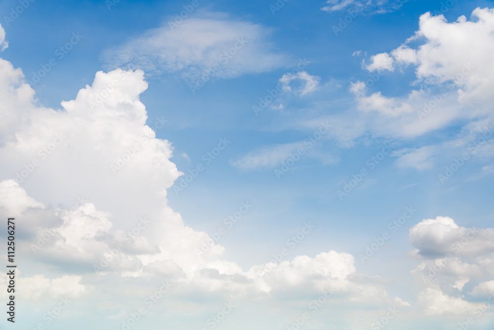 Obraz premium Blue sky background with white clouds.