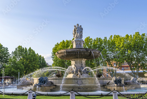 The Fontaine de la Rotonde fountain photo