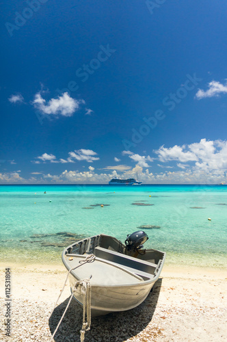 Fototapeta Paradise view of Rangiroa atoll, French Polynesia