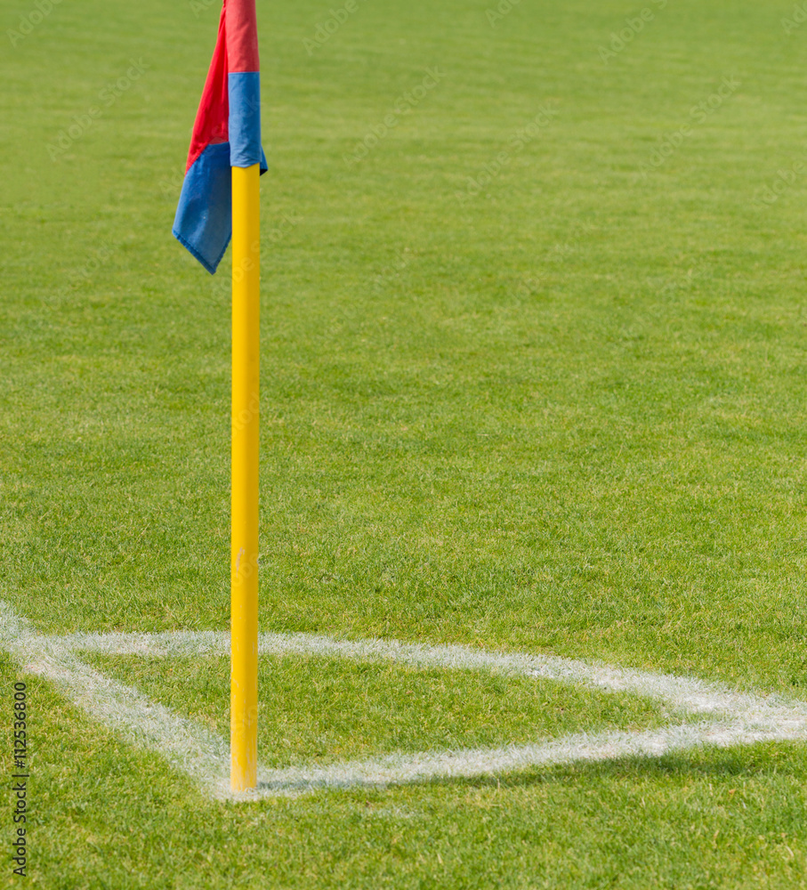 Fototapeta premium Eckfahne auf einem Fußballfeld