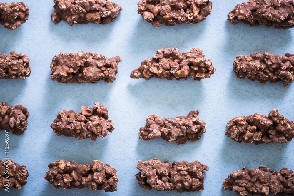 Obraz premium salty caramet granola snacks