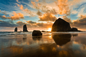 Keuken achterwand Kust Zonsondergang op Cannon Beach Oregon  © Gleb Tarassenko