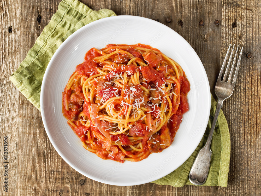rustic italian bucatini amatriciana