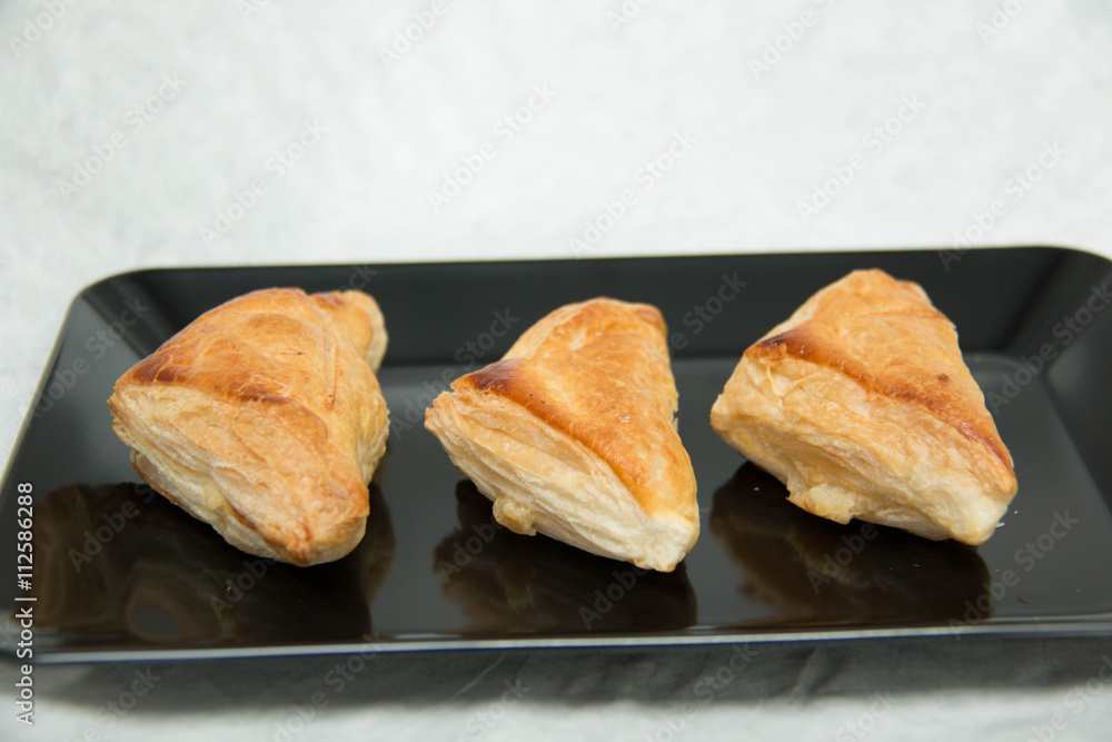 Puff pastry pie with curry chicken Puff pastry pie with curry chicken