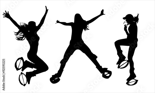3 Frauen beim Kangoo Jumps