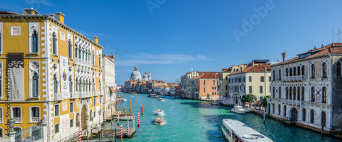 Panoramic view on the Grand channel in Venice, Italy © Sergii Zinko