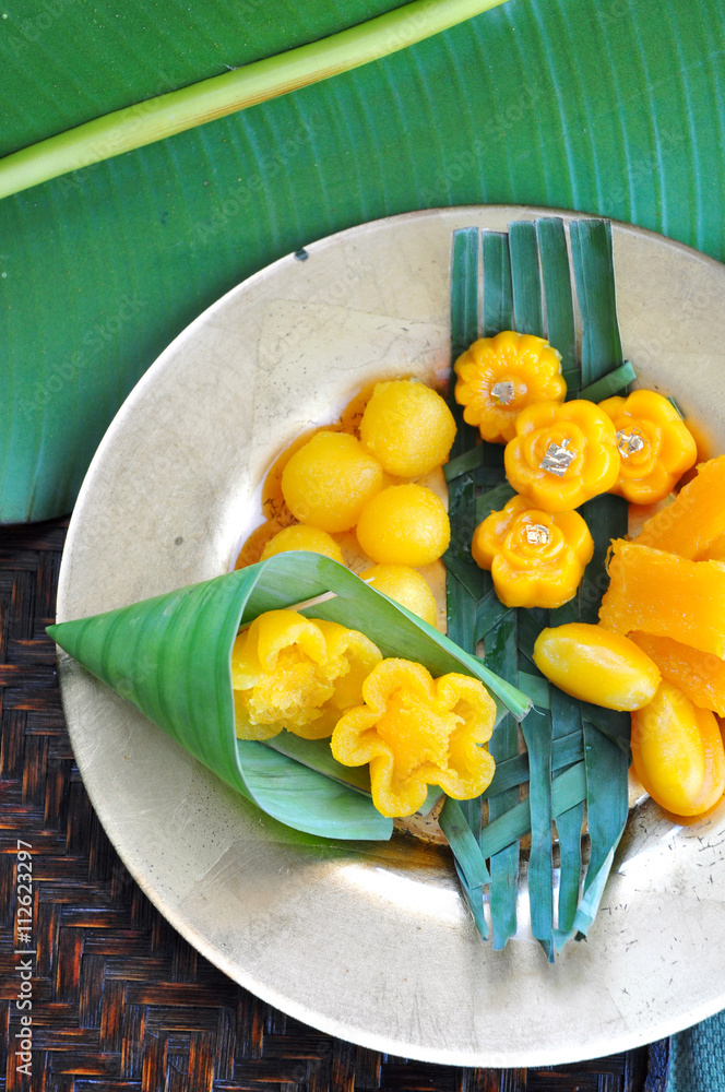 Above of Golden Thai Dessert Set Above of Golden Thai Dessert Set