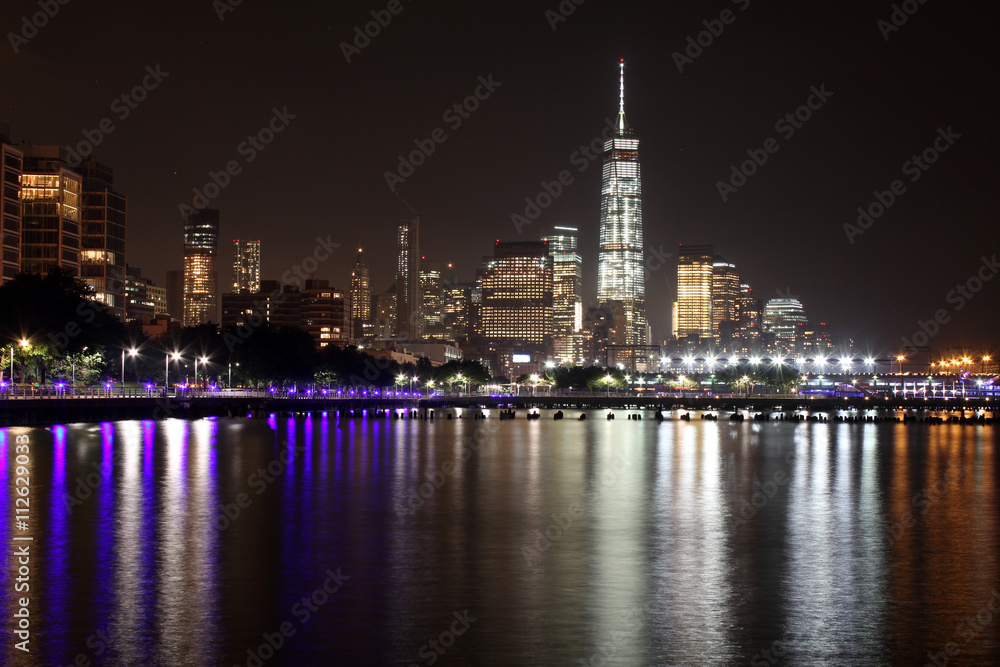 Fototapeta premium Manhattan nocą