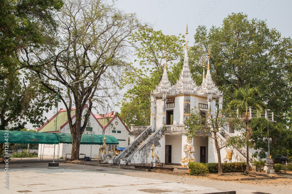 Wat Ko Walukaram - Buddhist Temple in Lampang
