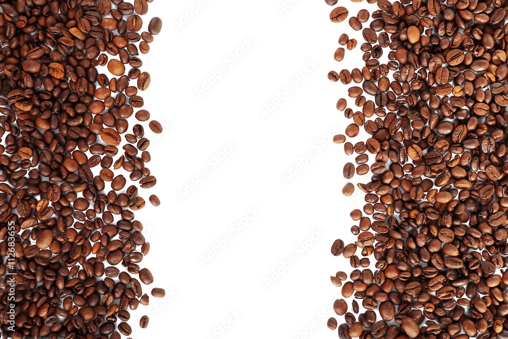 Naklejka premium Coffee beans isolated on white