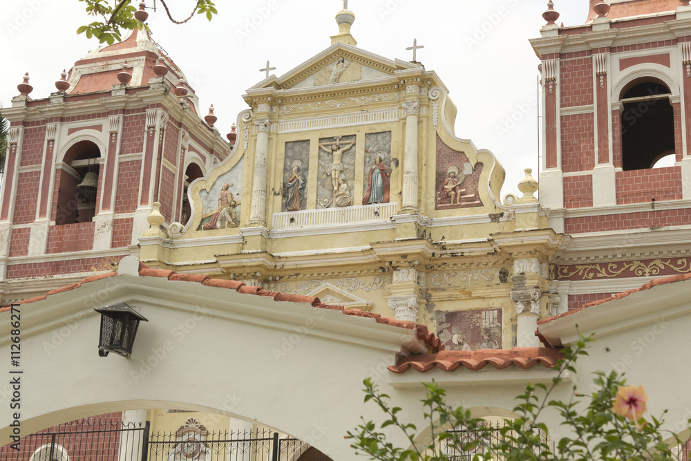 Obraz premium Iglesia del calvario parte de arriba,leon,nicaragua