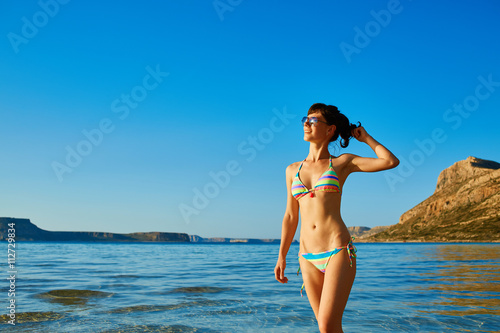 woman walkingon the beach