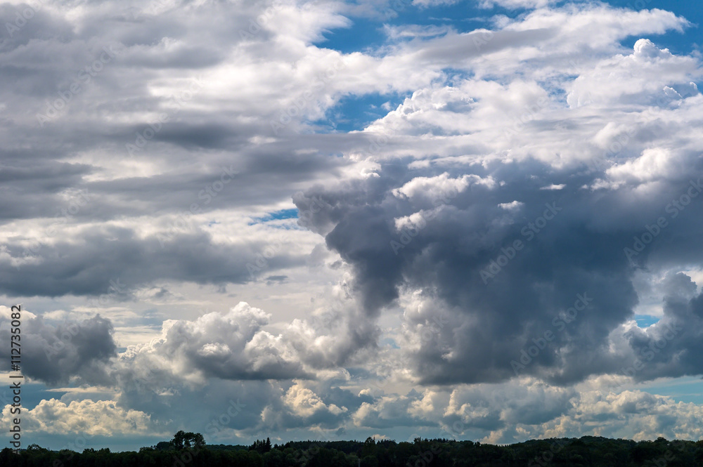 Am Himmel eine schöne Stimmung von Wolken Am Himmel eine schöne Stimmung von Wolken