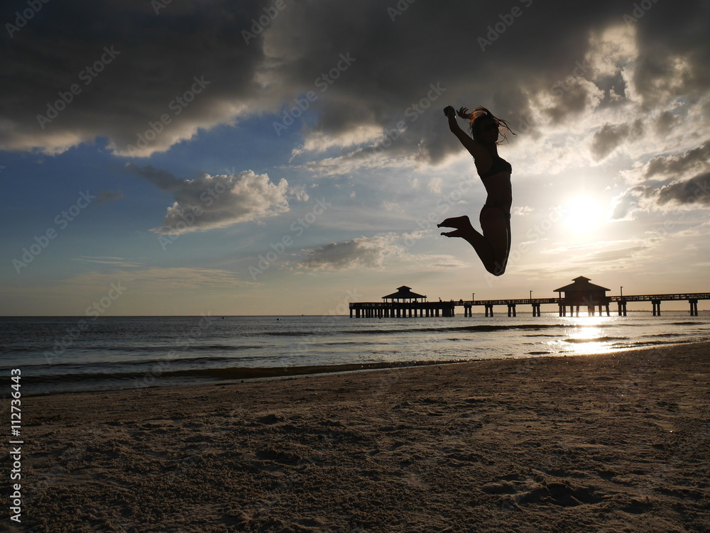 Sprung ins Glück StockFoto Adobe Stock