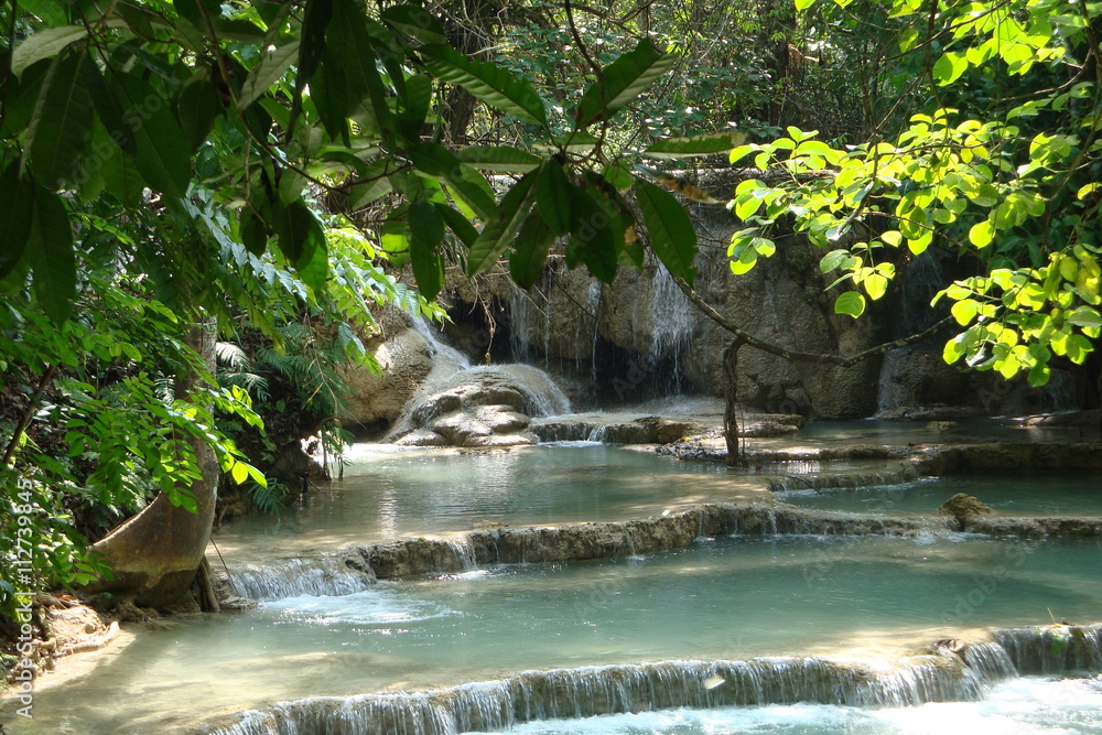 Naklejka premium Chutes de Kuang Sy