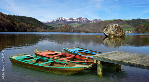 Fototapeta Naklejka Na Ścianę i Meble -  barques sur un lac