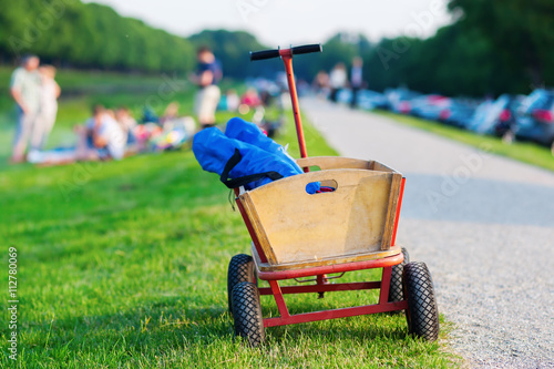 Fotografia, Obraz handcart for picnic