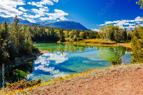 Fototapeta Naklejka Na Ścianę i Meble -  First Lake, Valley of the 5 Lakes, Jasper National Park, Alberta