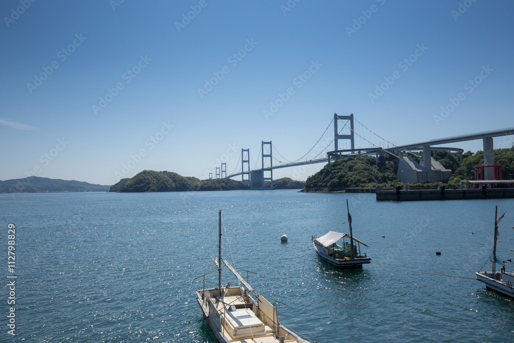 大島から見たしまなみ海道　来島海峡大橋