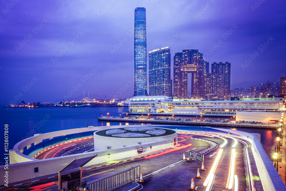 Fototapeta premium Night view traffic in Hong Kong at sunset time